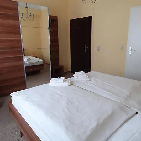 Restaurant & Olive *