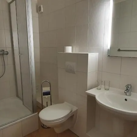 Restaurant & Olive فندق *