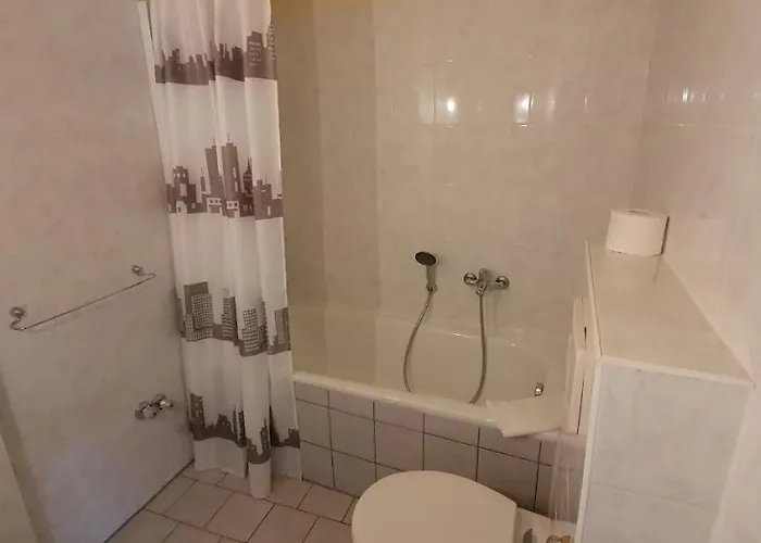 Restaurant & Olive *