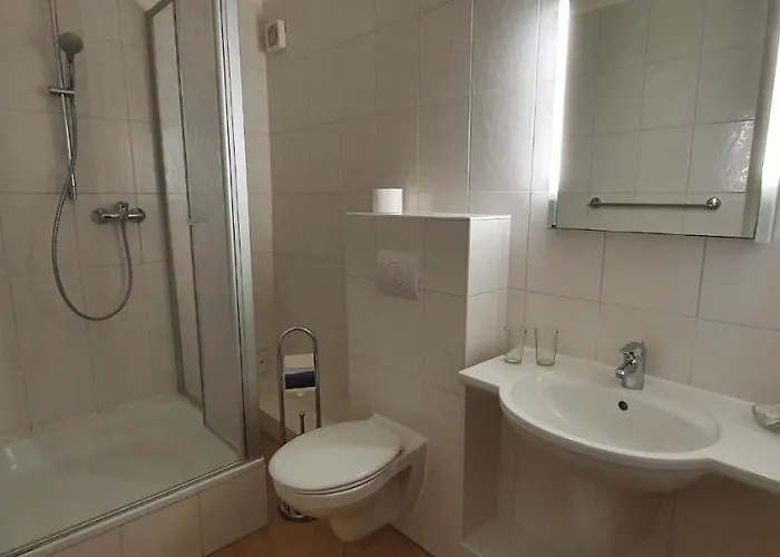 Restaurant & Olive Hotel *